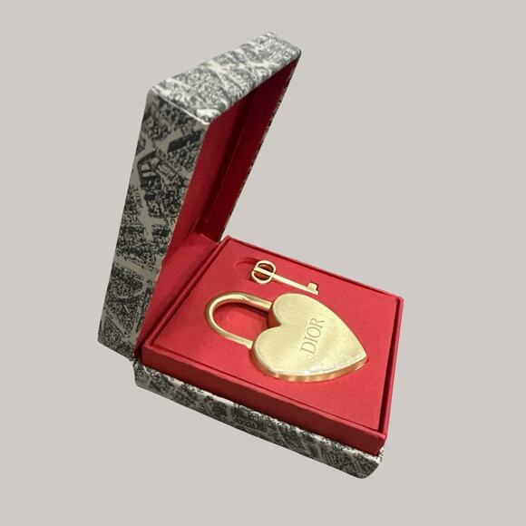 NIB Authentic Christian Dior heart Lock & Key Bag Charm Keychain Necklace - Picture 1 of 6